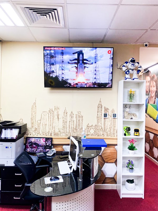 AIMS ACADEMY — Languages in Dubai
