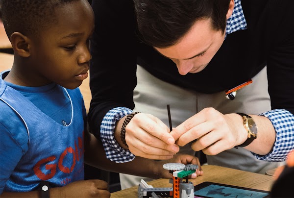 BRICKS 4 KIDZ Creativity Centre — Robotics in Dubai