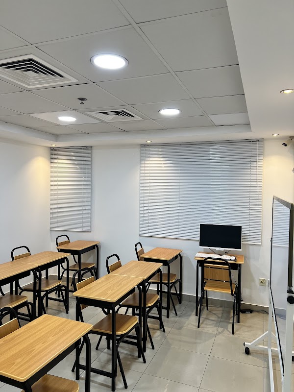 FIRST CLASS TRAINING CENTER LLC DUBAI BRANCH — Languages in Dubai